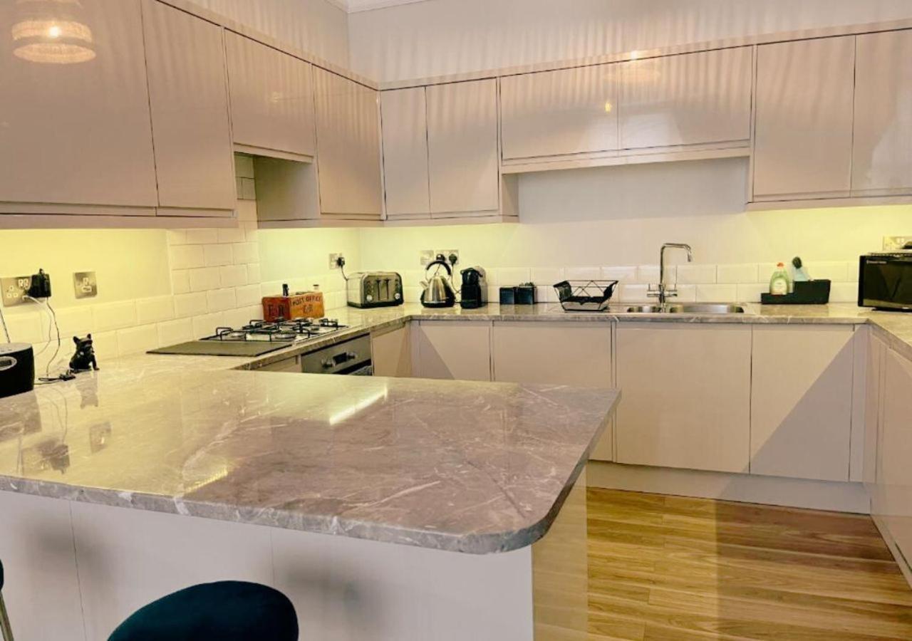 3 Sheets To The Wind, Boutique Holiday Apartment In 토키 외부 사진